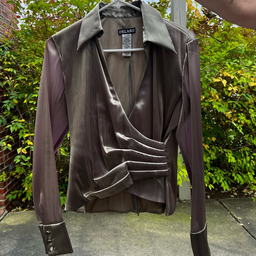 Delaru Blouse